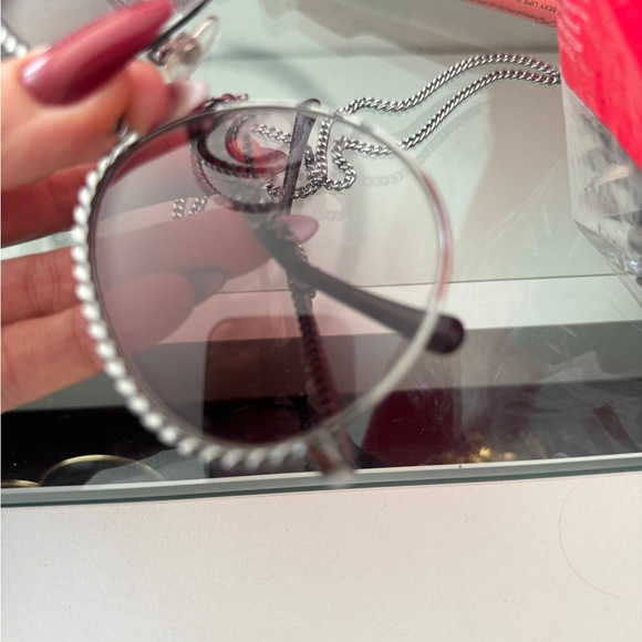 Chanel sunglasses with the chain - Picture 4 of 4